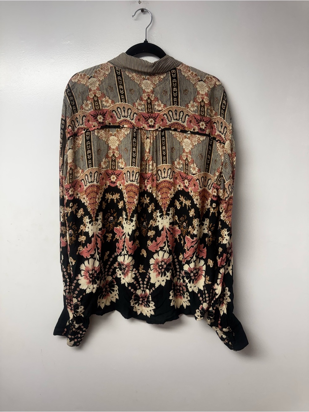 Free People Virgo Baby Buttondown Long Sleeve Boho Large Floral Patchwork Top C5 - Picture 6 of 11